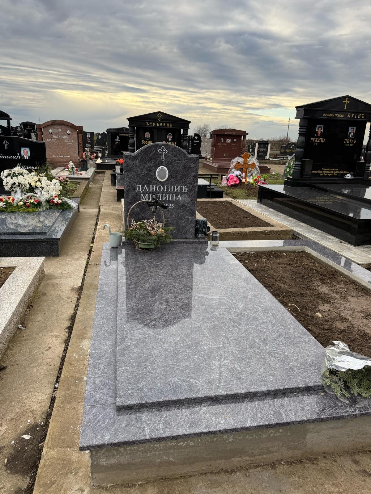 Spomenici za jedno 2